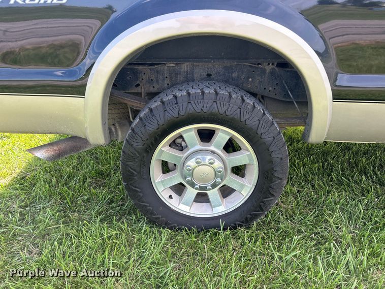 image for item FC2807 2010 Ford F250 Super Duty King Ranch Lariat Crew Cab pickup truck