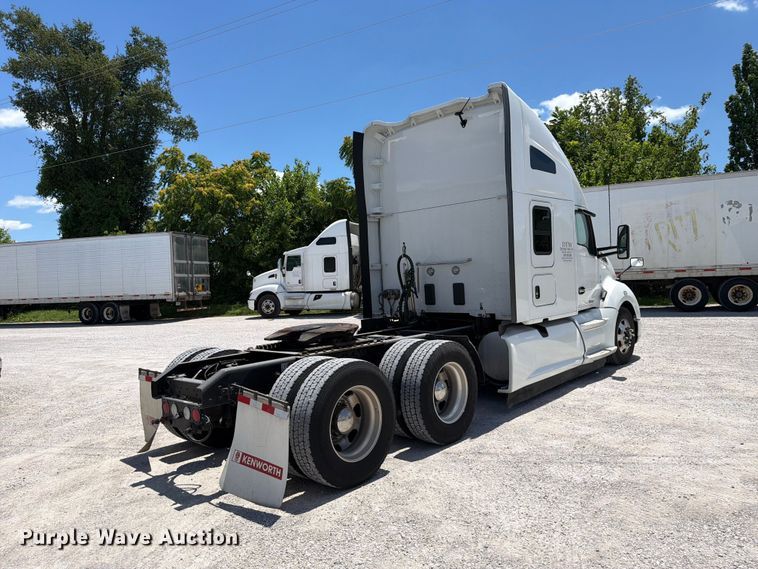 image for item FC3143 2021 Kenworth T680 semi truck