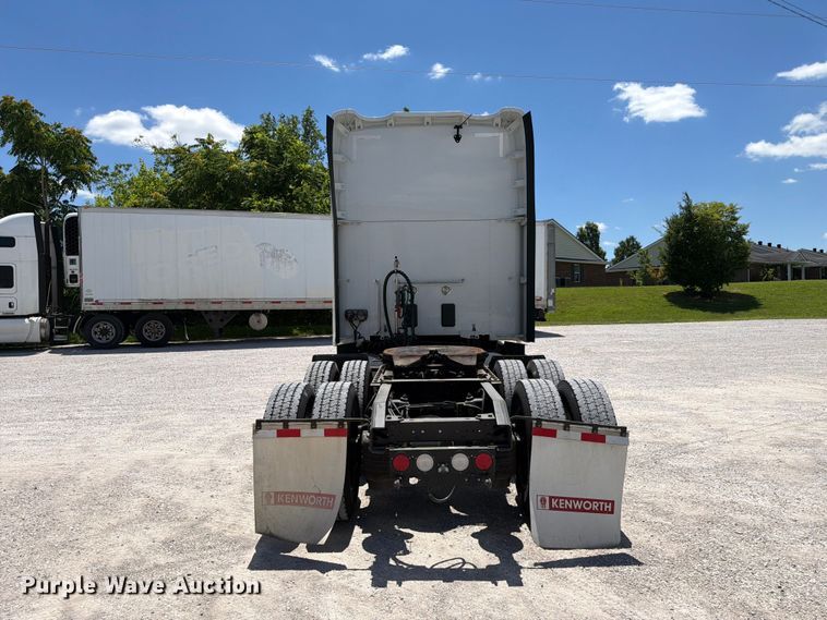 image for item FC3143 2021 Kenworth T680 semi truck