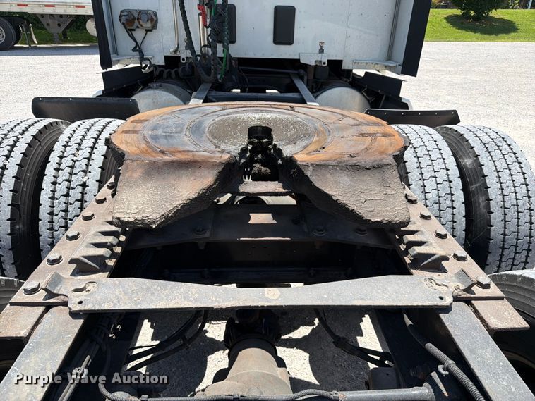 image for item FC3143 2021 Kenworth T680 semi truck