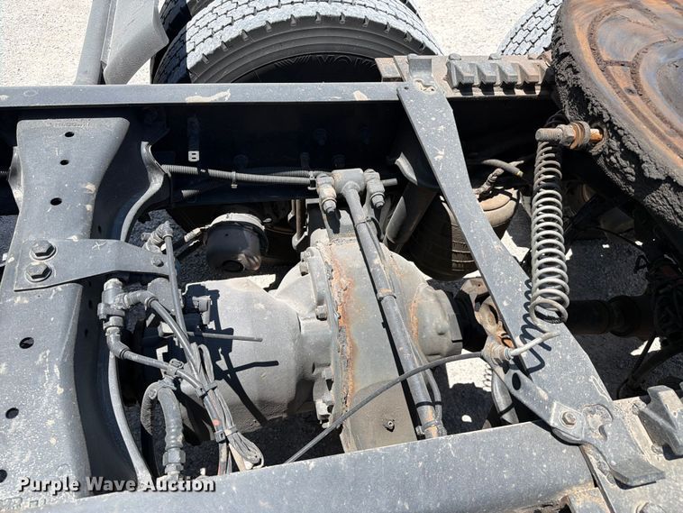 image for item FC3143 2021 Kenworth T680 semi truck
