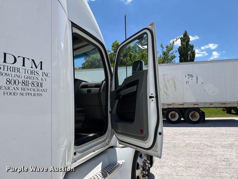 image for item FC3143 2021 Kenworth T680 semi truck