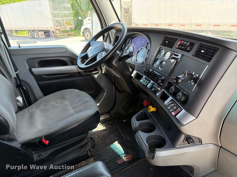 image for item FC3143 2021 Kenworth T680 semi truck