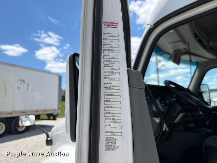 image for item FC3143 2021 Kenworth T680 semi truck