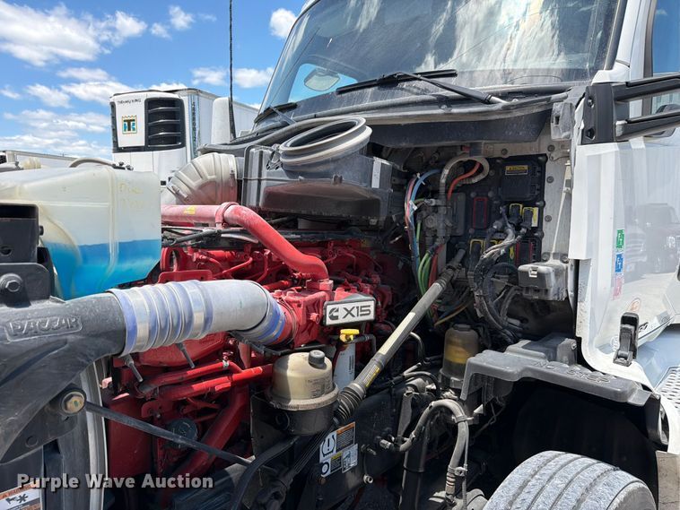 image for item FC3143 2021 Kenworth T680 semi truck