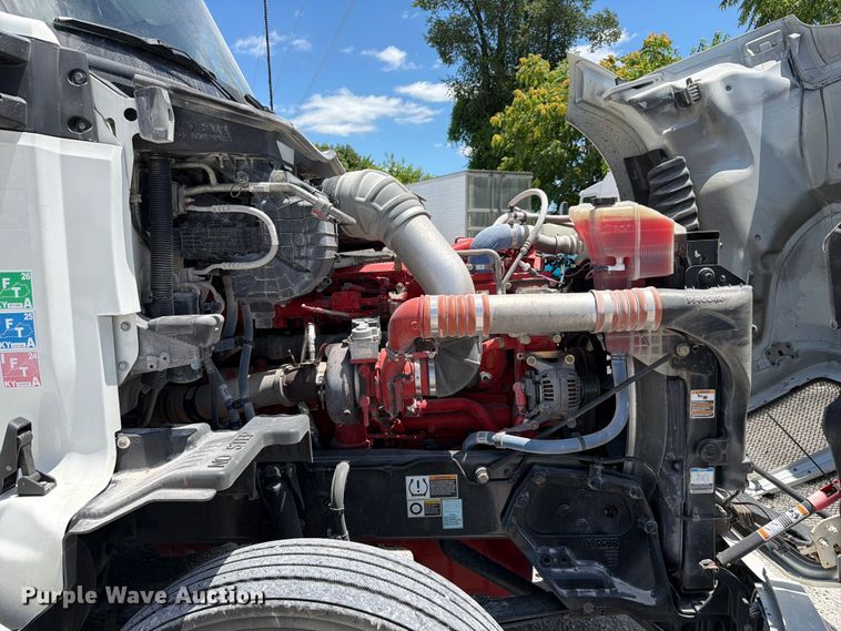 image for item FC3143 2021 Kenworth T680 semi truck