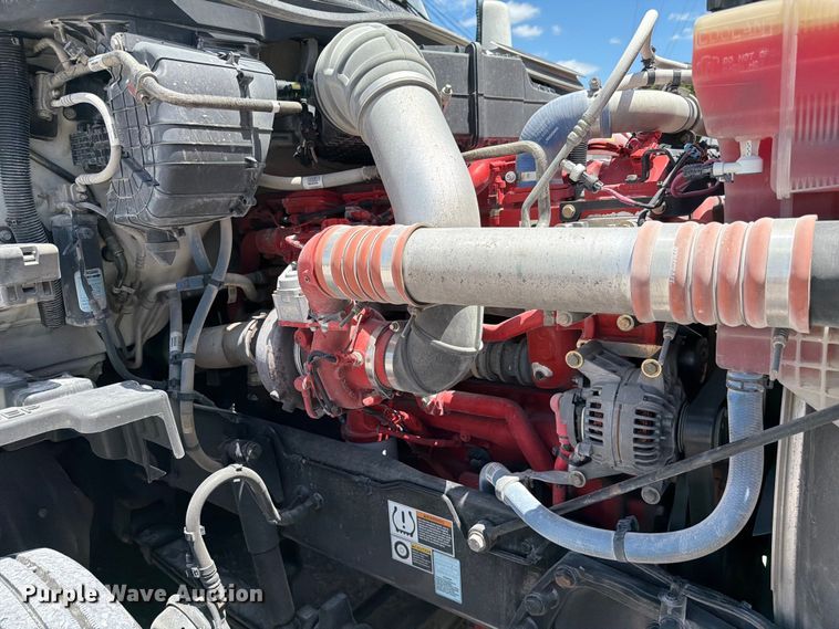 image for item FC3143 2021 Kenworth T680 semi truck