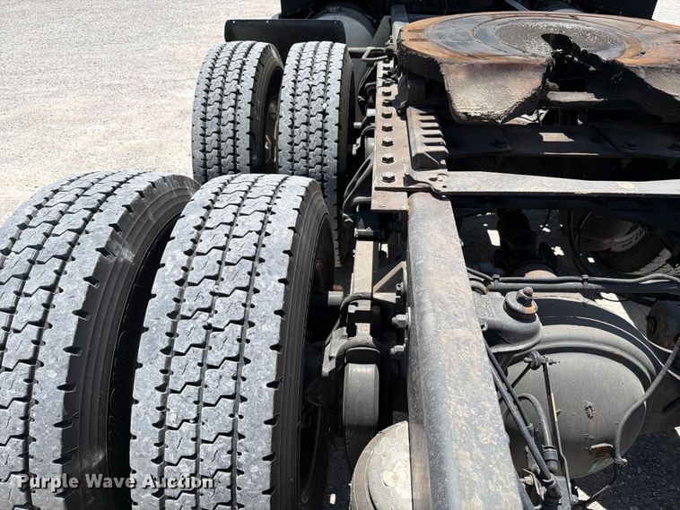 image for item FC3143 2021 Kenworth T680 semi truck