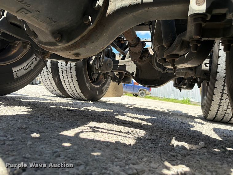 image for item FC3143 2021 Kenworth T680 semi truck