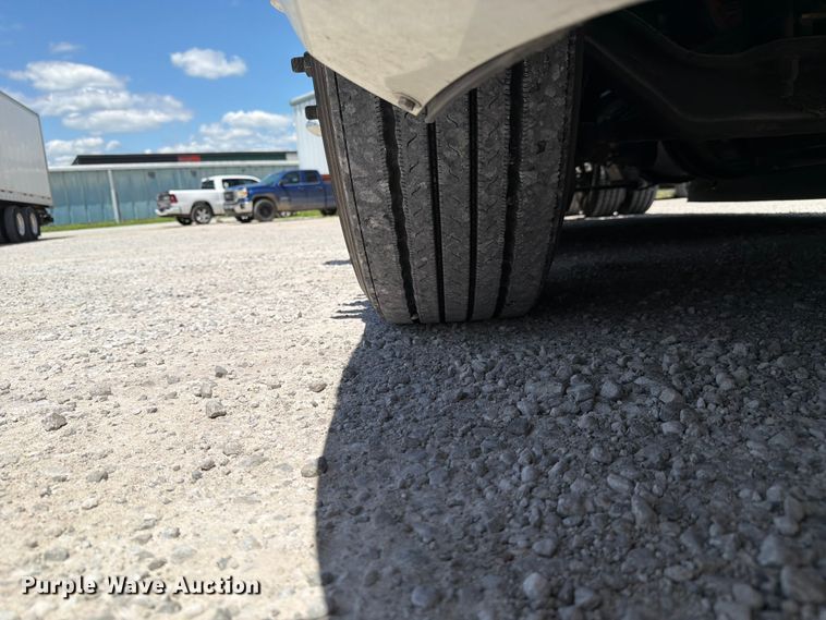 image for item FC3143 2021 Kenworth T680 semi truck