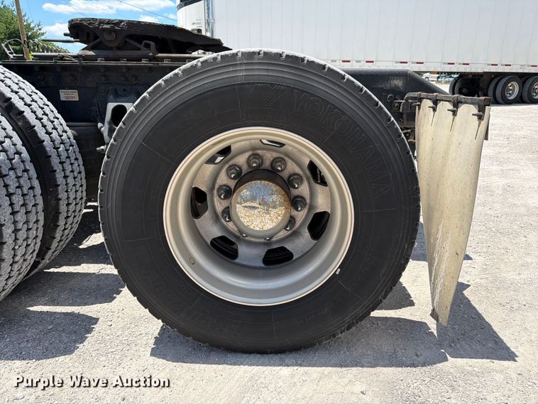 image for item FC3143 2021 Kenworth T680 semi truck