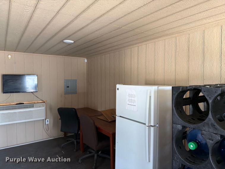 image for item FC3162 Mobile office