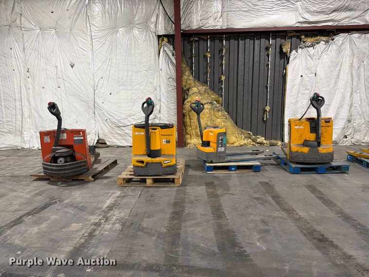 image for item FC3163 (4) pallet jacks