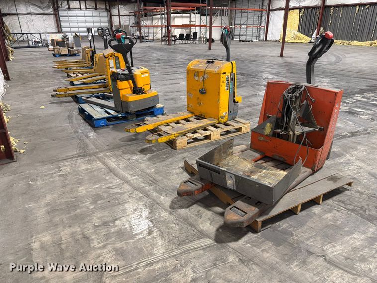 image for item FC3163 (4) pallet jacks