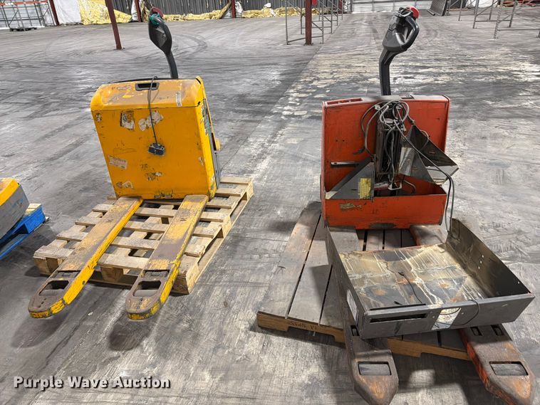 image for item FC3163 (4) pallet jacks