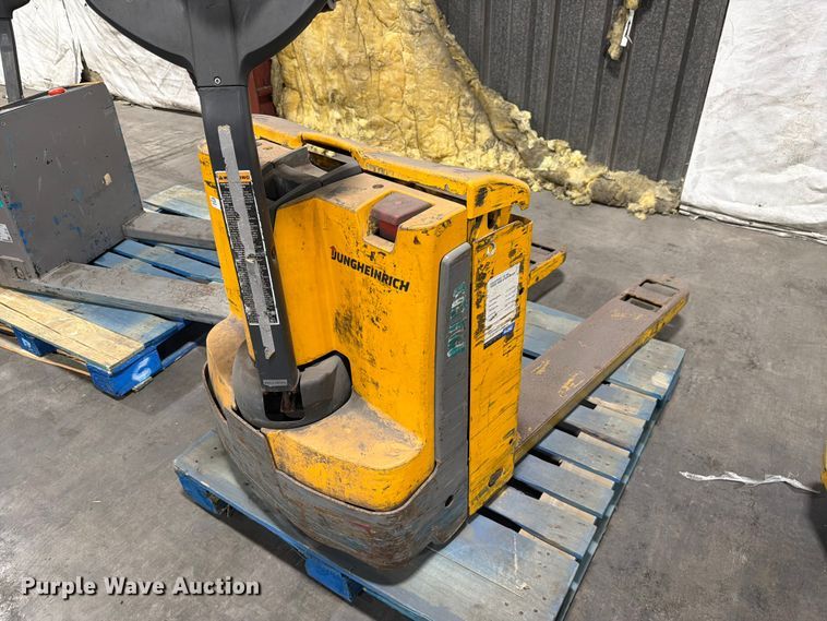 image for item FC3163 (4) pallet jacks