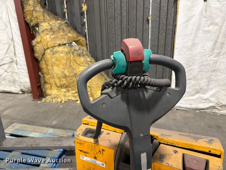 image for item FC3163 (4) pallet jacks