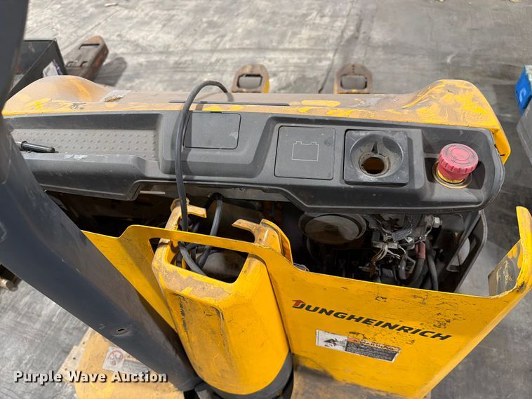 image for item FC3163 (4) pallet jacks