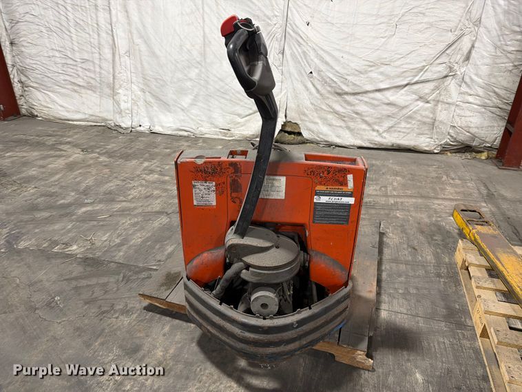 image for item FC3163 (4) pallet jacks