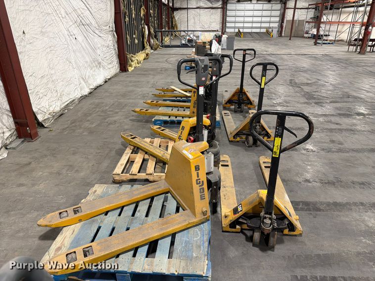 image for item FC3164 (6) pallet jacks