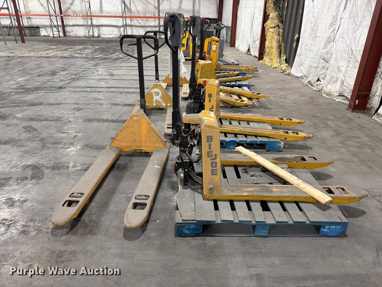 image for item FC3164 (6) pallet jacks