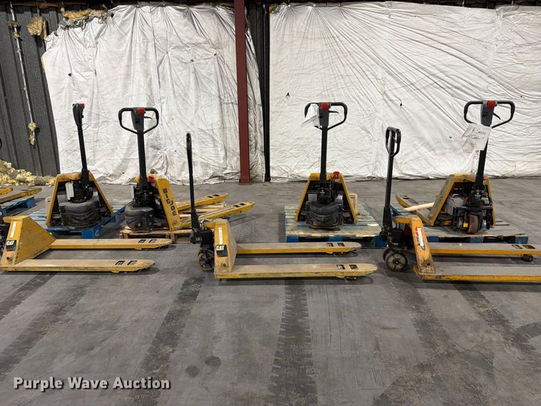 image for item FC3164 (6) pallet jacks