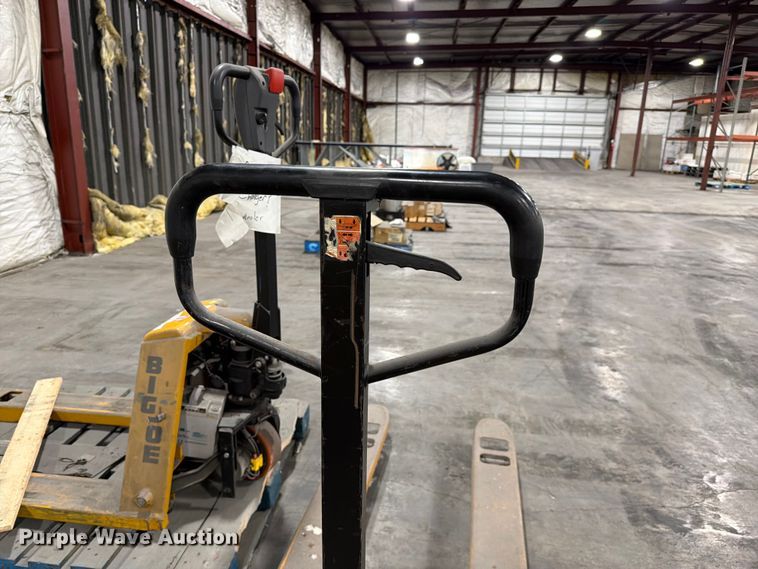 image for item FC3164 (6) pallet jacks