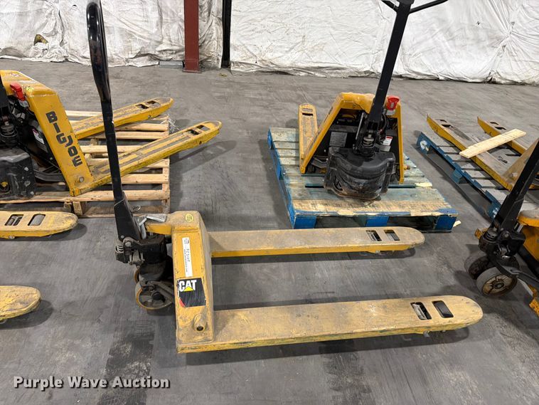 image for item FC3164 (6) pallet jacks