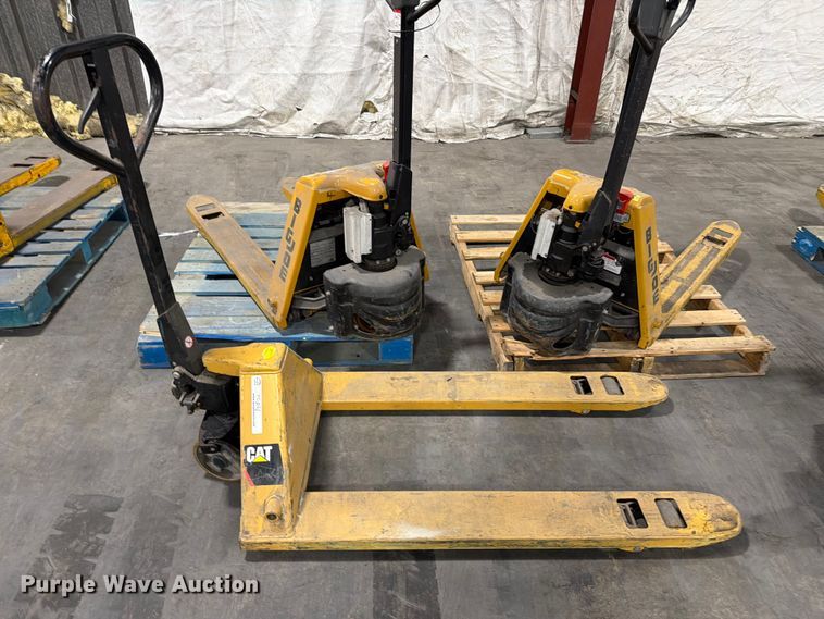 image for item FC3164 (6) pallet jacks