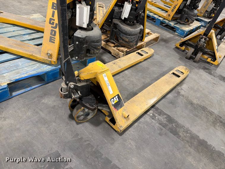 image for item FC3164 (6) pallet jacks
