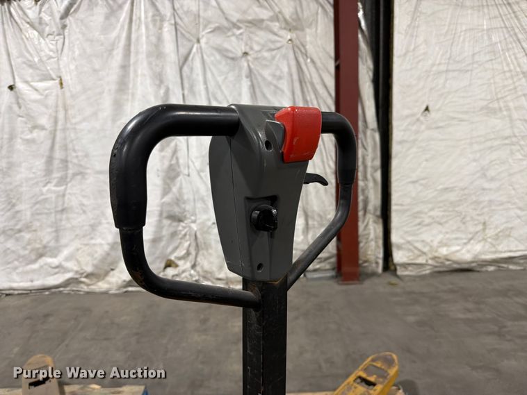 image for item FC3164 (6) pallet jacks