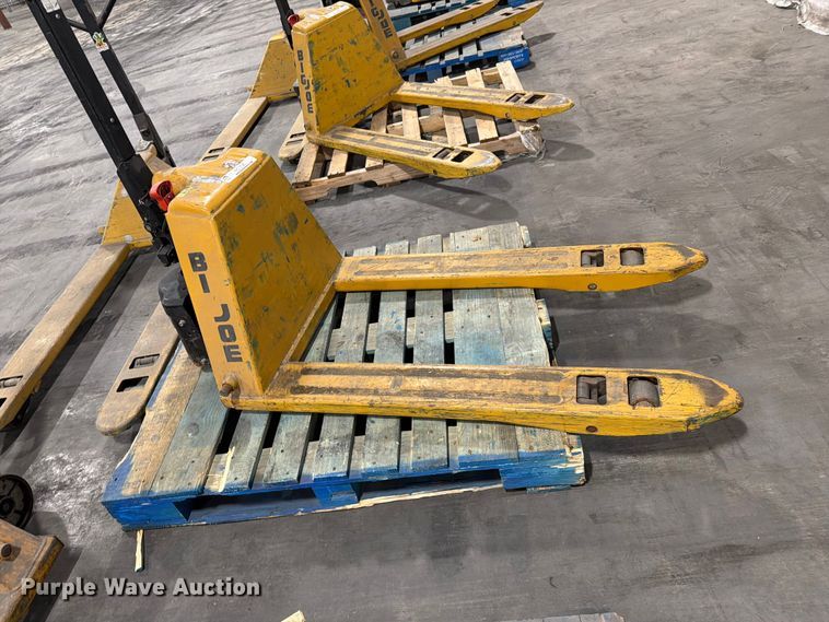 image for item FC3164 (6) pallet jacks