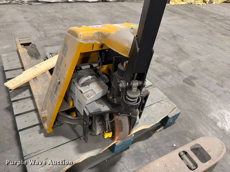 image for item FC3164 (6) pallet jacks