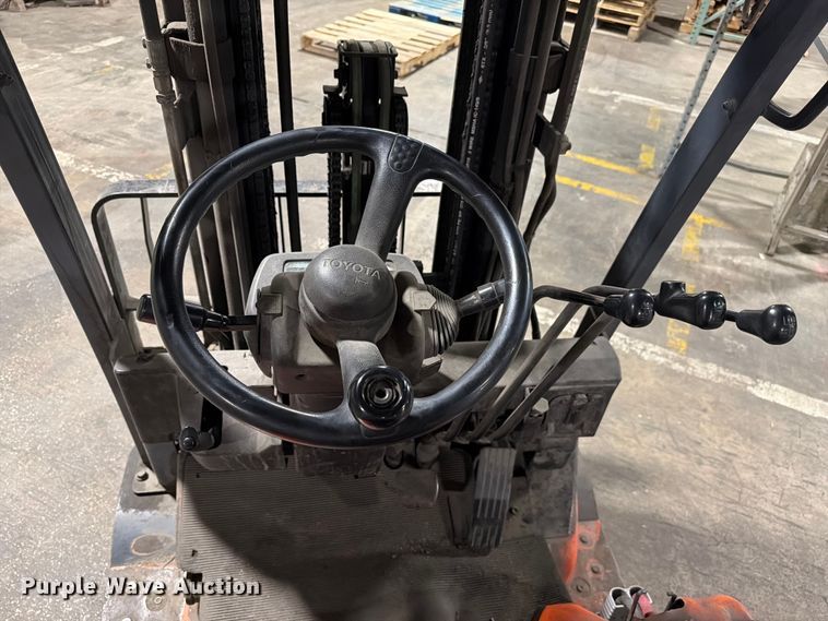 image for item FC3167 Toyota 7FBEU15 forklift
