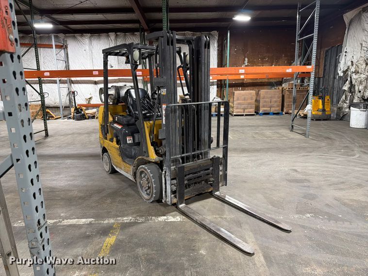 image for item FC3168 Caterpillar 2C5000 forklift