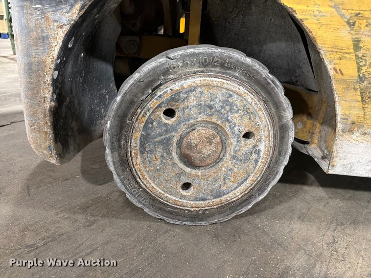 image for item FC3168 Caterpillar 2C5000 forklift