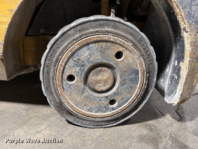 image for item FC3168 Caterpillar 2C5000 forklift