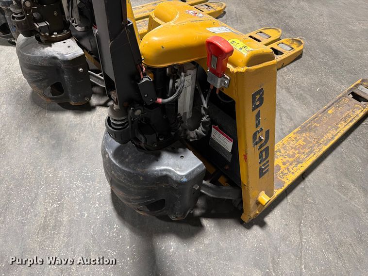 image for item FC3169 (5) Big Joe P-33 pallet jacks