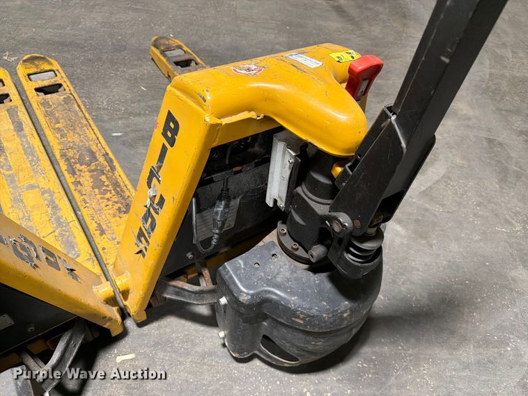 image for item FC3169 (5) Big Joe P-33 pallet jacks