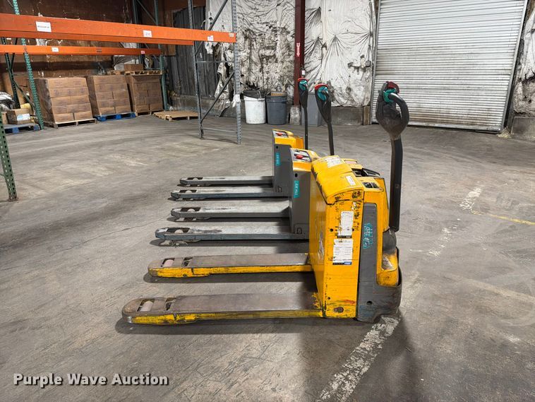 image for item FC3171 (3) Jungheinrich Electric Pallet Jacks