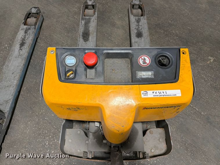 image for item FC3171 (3) Jungheinrich Electric Pallet Jacks