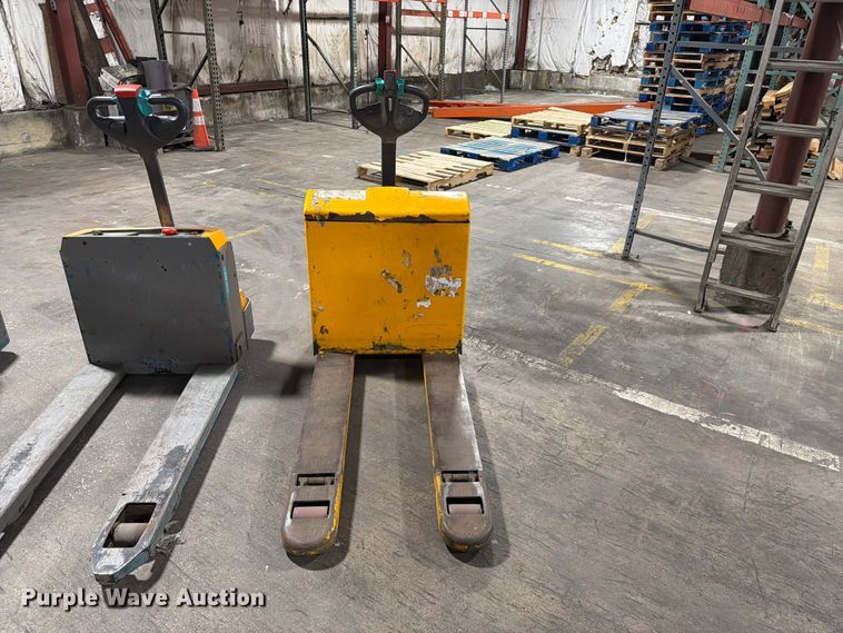 image for item FC3171 (3) Jungheinrich Electric Pallet Jacks