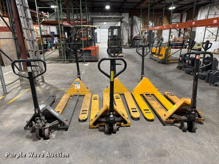 image for item FC3173 (6) pallet jacks