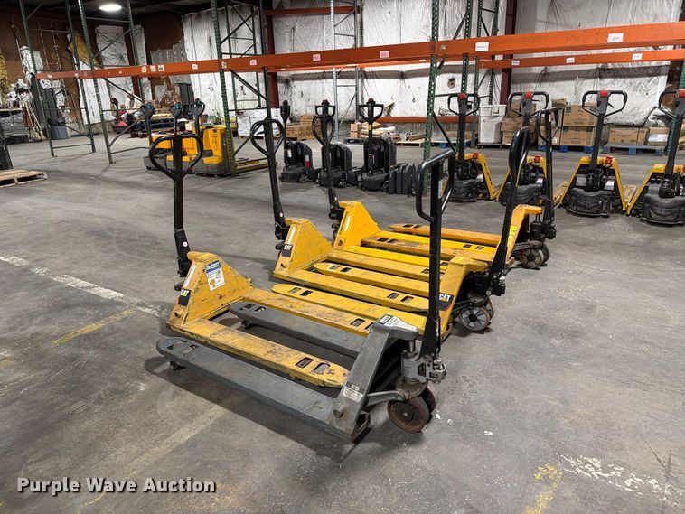 image for item FC3173 (6) pallet jacks