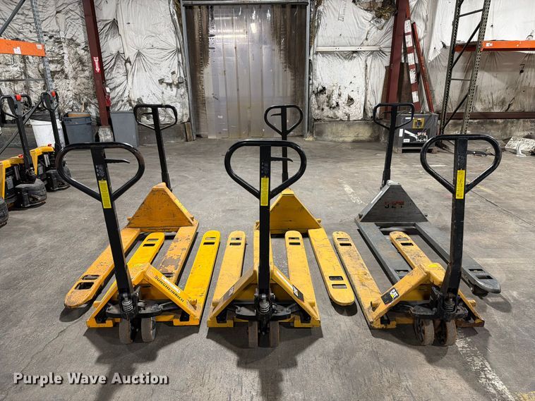 image for item FC3173 (6) pallet jacks