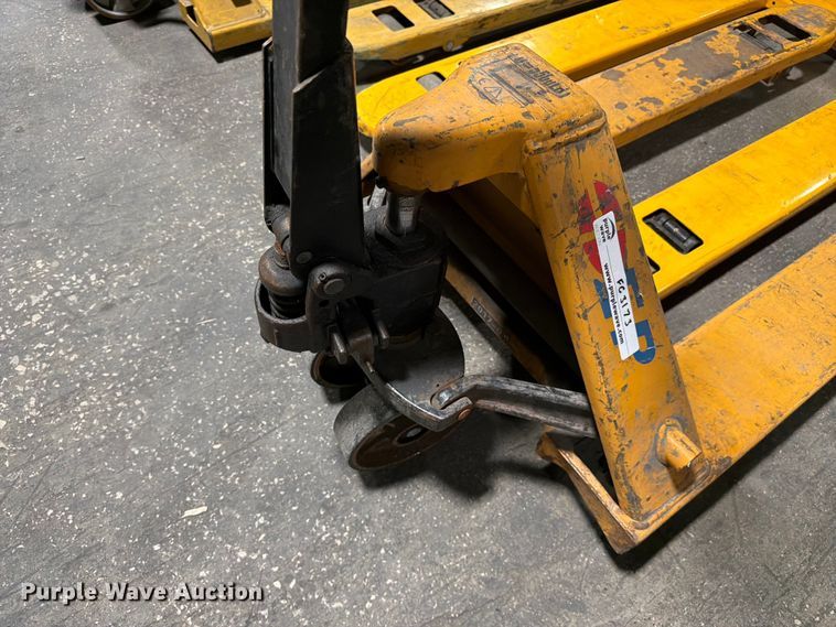 image for item FC3173 (6) pallet jacks