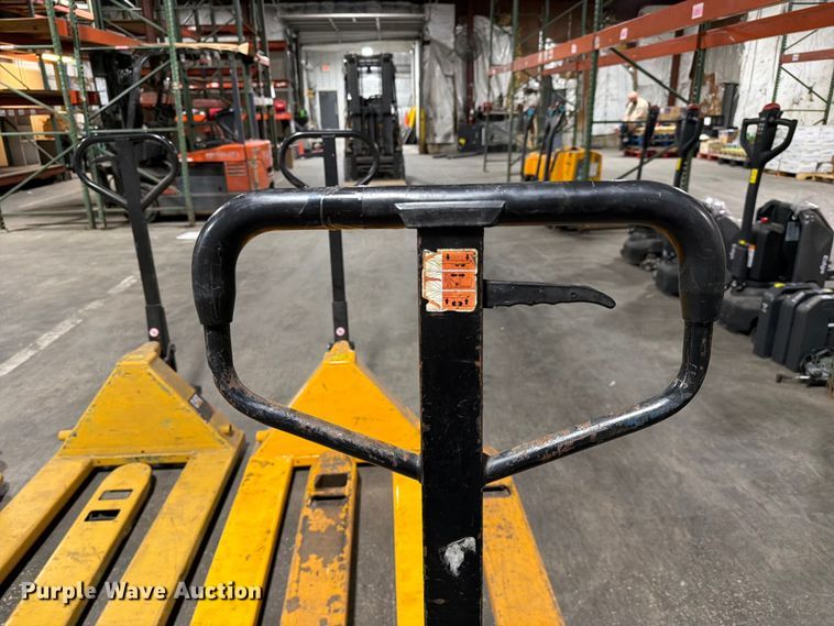image for item FC3173 (6) pallet jacks