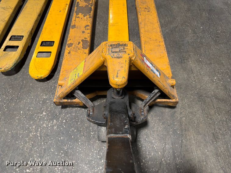 image for item FC3173 (6) pallet jacks