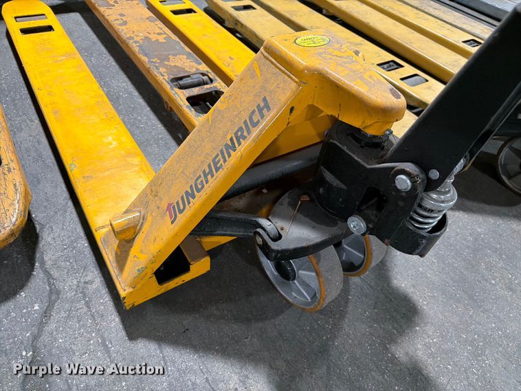 image for item FC3173 (6) pallet jacks