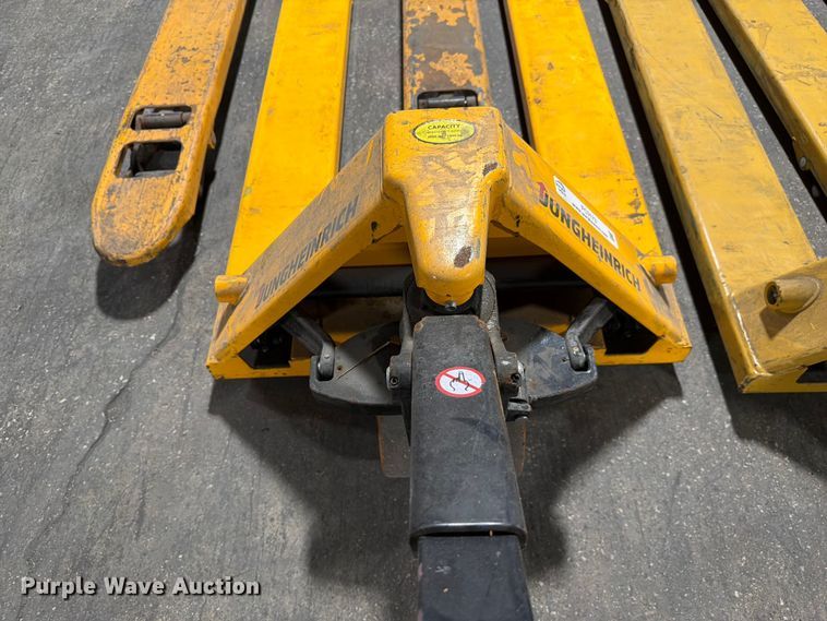image for item FC3173 (6) pallet jacks